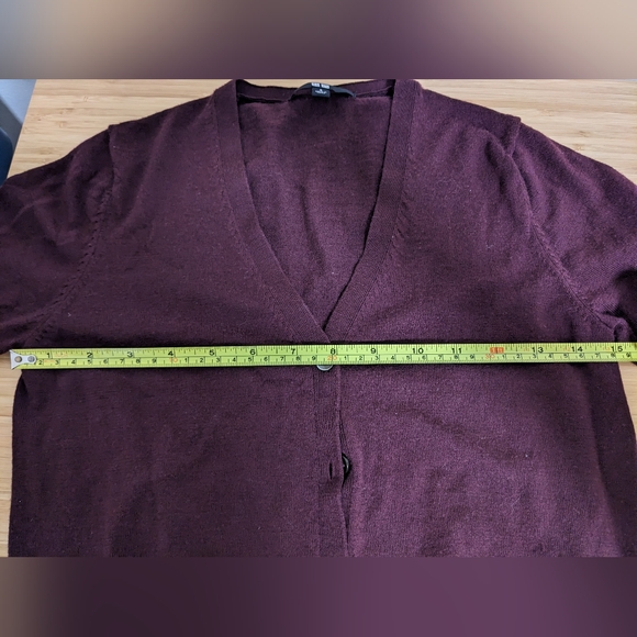 Uniqlo Maroon 100% merino wool cardigan - Picture 6 of 6